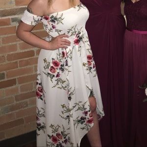 Beautiful Cream & Floral Dress W Leg Split